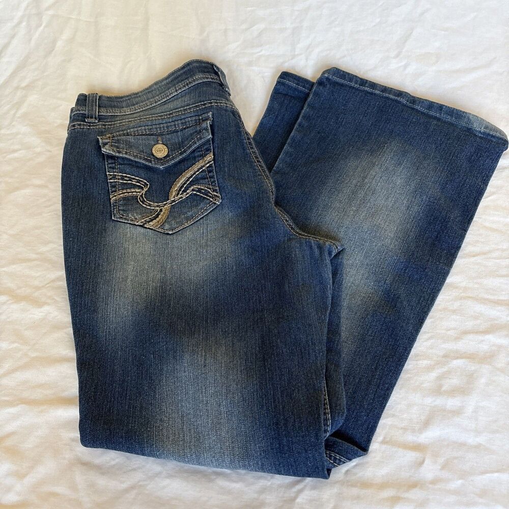 L.E.I. Sophia  Jeans womens jr Size 15 Short  Flare Blue Stretch - Picture 2 of 14